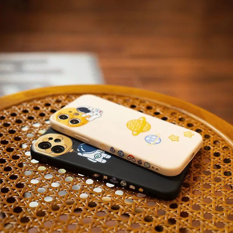 Astronaut Planet Phone Case - iPhone 12 Pro Max / 12 Pro / 