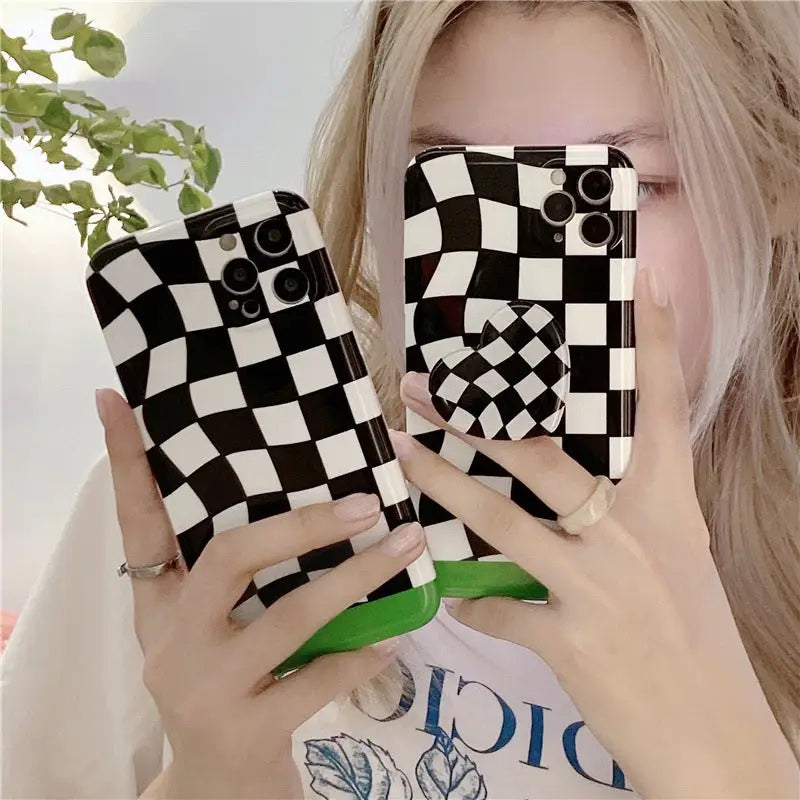 Black White Grid Printing With Heart Holder iPhone Case 
