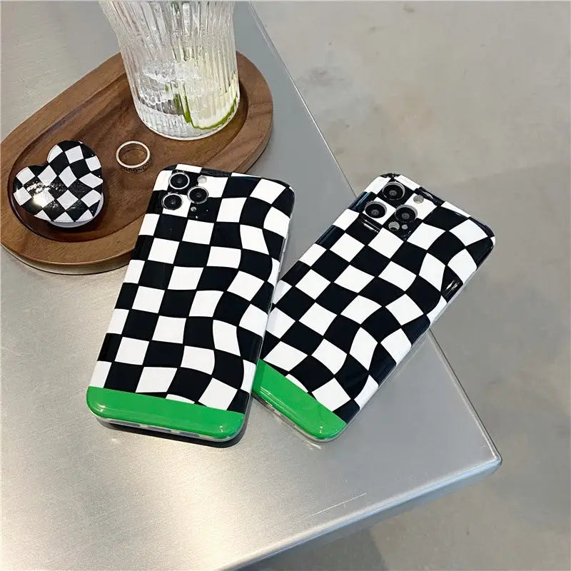 Black White Grid Printing With Heart Holder iPhone Case 