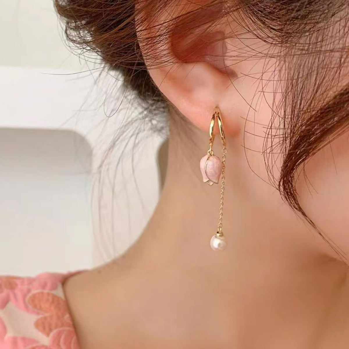 Pink tulip fringe long pearl earrings MK18474 Wonderland Case