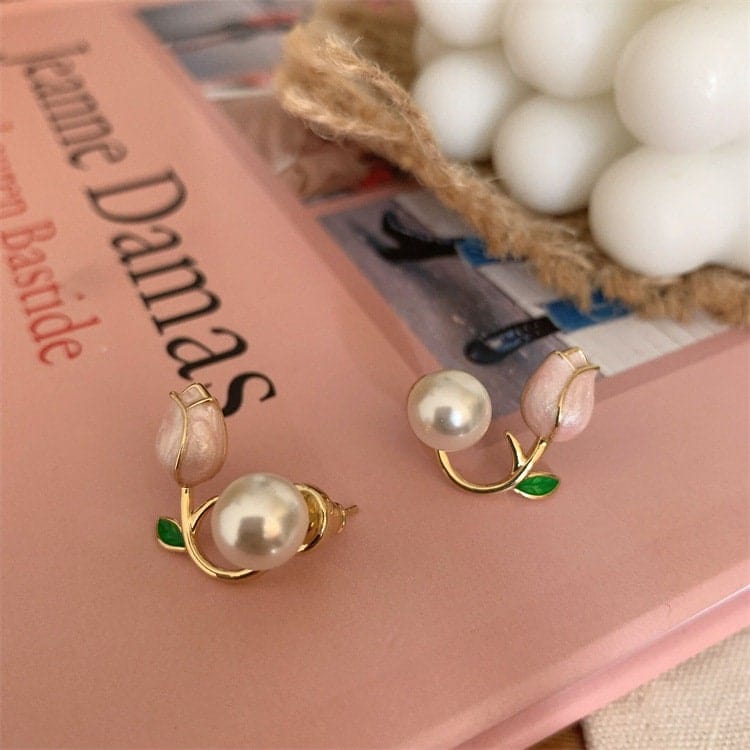 Chic Enamel Tulip Pearl Earrings Wonderland Case