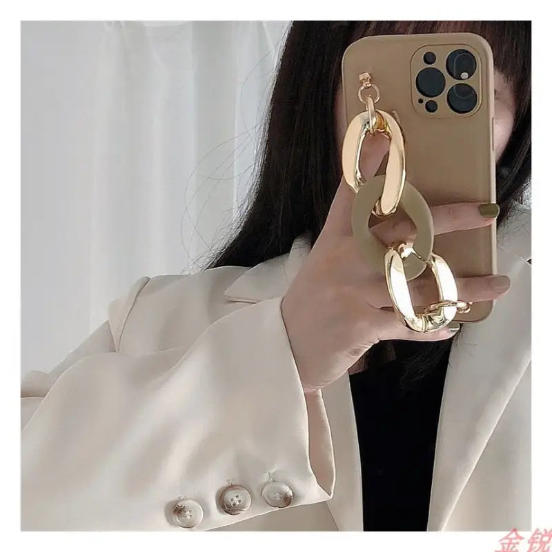 Chunky Chain Phone Case - iPhone 13 Pro Max / 13 Pro / 13 / 13 mini / 12 Pro Max / 12 Pro / 12 / 12 mini / 11 Pro Max / 11 Pro / 11 / SE / XS Max / XS / XR / X / SE 2 / 8 / 8 Plus / 7 / 7 Plus-8
