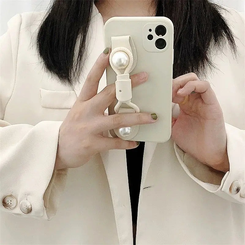 Faux Pearl Hand Strap Phone Case - iPhone 13 Pro Max / 13 Pro / 13 / 13 mini / 12 Pro Max / 12 Pro / 12 / 12 mini / 11 Pro Max / 11 Pro / 11 / SE / XS Max / XS / XR / X / SE 2 / 8 / 8 Plus / 7 / 7 Plus / 6 / 6 Plus-2