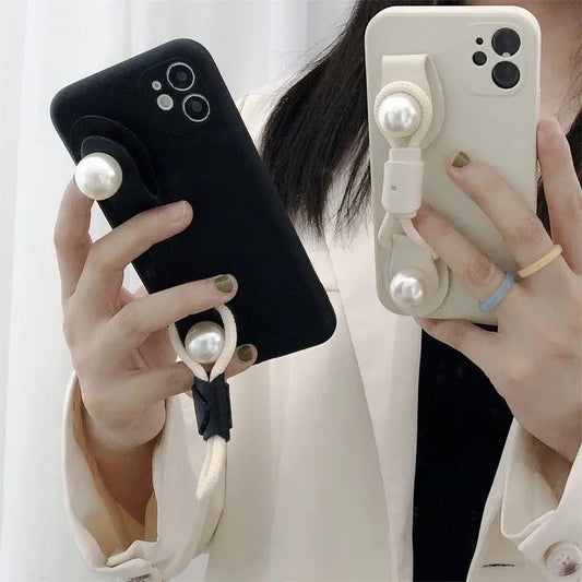 Faux Pearl Hand Strap Phone Case - iPhone 13 Pro Max / 13 Pro / 13 / 13 mini / 12 Pro Max / 12 Pro / 12 / 12 mini / 11 Pro Max / 11 Pro / 11 / SE / XS Max / XS / XR / X / SE 2 / 8 / 8 Plus / 7 / 7 Plus / 6 / 6 Plus-1