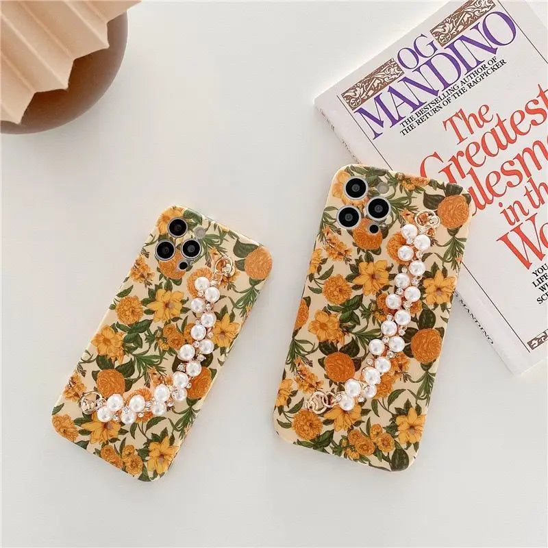 Flower Faux Pearl Hand Strap Phone Case - iPhone 13 Pro Max / 13 Pro / 13 / 12 Pro Max / 12 Pro / 12 / 12 Mini / 11 Pro Max / 11 Pro / 11 / XS Max / XR / XS / X / 8 Plus / 7 Plus / 8 / 7 / SE 2-7