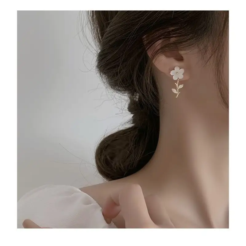 Flower Rhinestone Alloy Earring WD202 - Gold / One Size - 