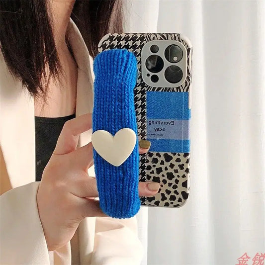 Heart Knit Hand Strap Phone Case - iPhone 13 Pro Max / 13 Pro / 13 / 13 mini / 12 Pro Max / 12 Pro / 12 / 12 mini / 11 Pro Max / 11 Pro / 11 / SE / XS Max / XS / XR / X / SE 2 / 8 / 8 Plus / 7 / 7 Plus / 6 / 6 Plus-1