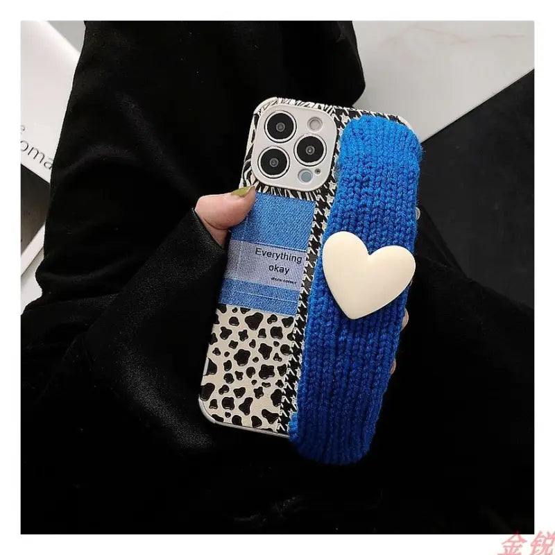 Heart Knit Hand Strap Phone Case - iPhone 13 Pro Max / 13 Pro / 13 / 13 mini / 12 Pro Max / 12 Pro / 12 / 12 mini / 11 Pro Max / 11 Pro / 11 / SE / XS Max / XS / XR / X / SE 2 / 8 / 8 Plus / 7 / 7 Plus / 6 / 6 Plus-16