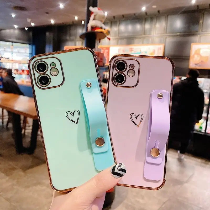 Heart Print Hand Strap Phone Case - iPhone 12 Pro Max / 12 Pro / 12 / 12 Mini / 11 Pro Max / 11 Pro / 11 / Xs Max / Xr / Xs / X / 8 Plus / 7 Plus / 8 / 7-6