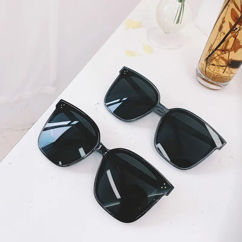 Oversized Square Sunglasses CG59 - Black / One Size - 
