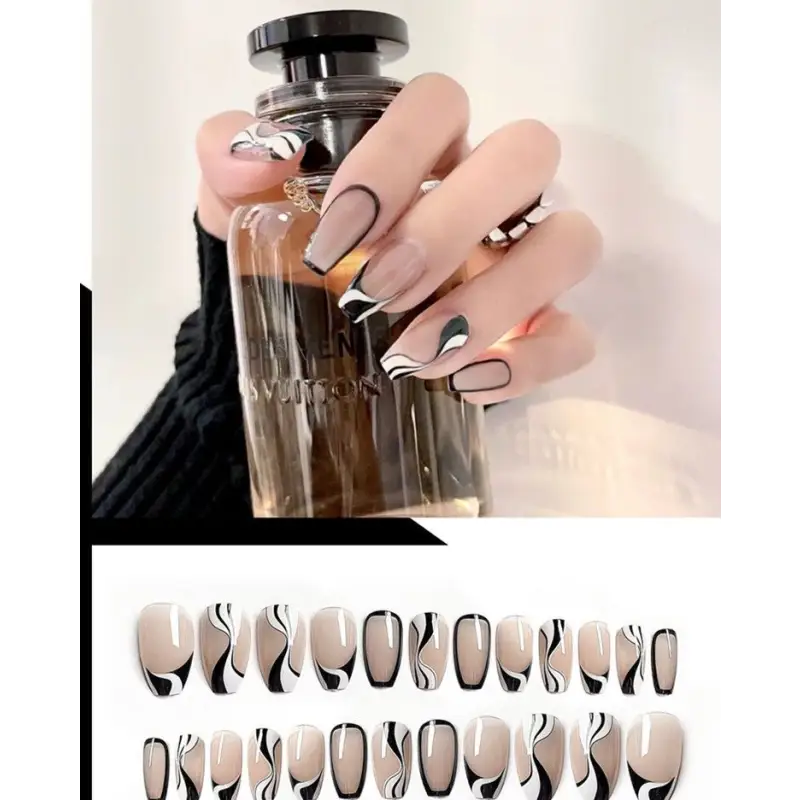 Print Pointed Faux Nail Tips - Black & White / One Size - 