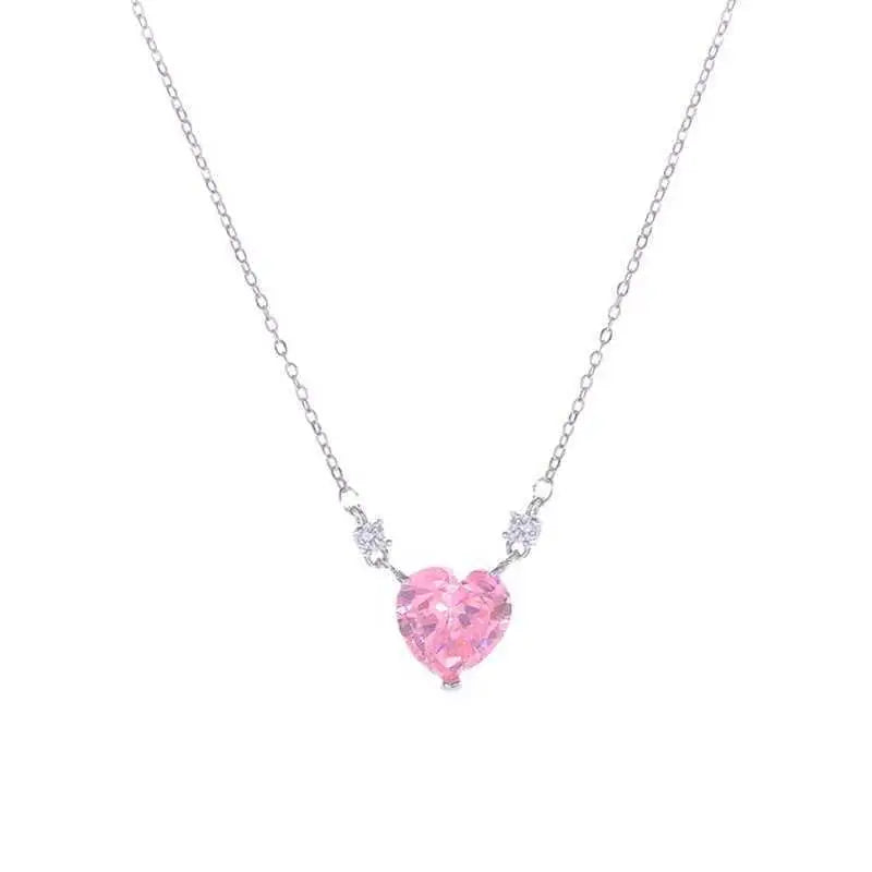Queen Of The Castle Necklace LIN33